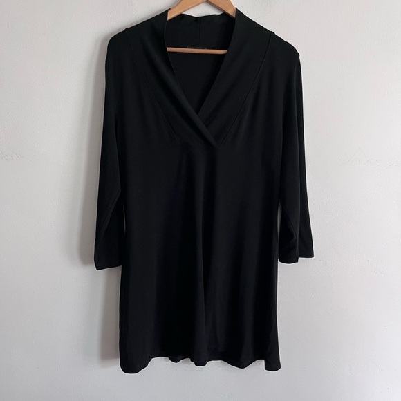 Cut.Loose Black V Neck 3/4 Sleeve Tunic Top - Picture 1 of 6